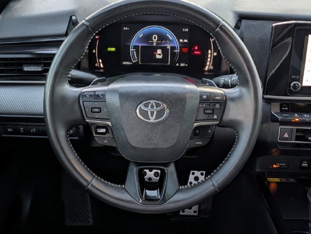Used 2025 Toyota Camry SE w/ Convenience Package FWD image 13