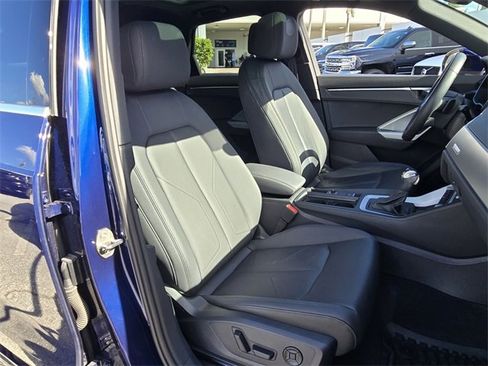 Used 2024 Audi Q3 2.0T Premium w/ Convenience Package image 21