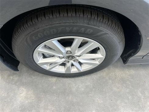 Used 2025 Toyota Camry LE image 11