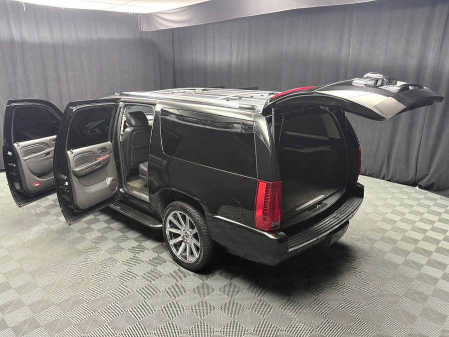 Used 2013 Cadillac Escalade ESV Luxury AWD/4WD image 19