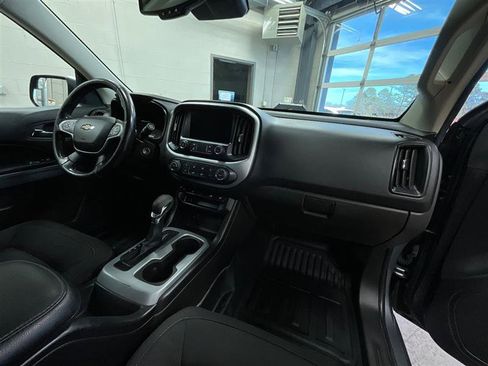 Used 2022 Chevrolet Colorado LT w/ Fleet Safety Package image 23
