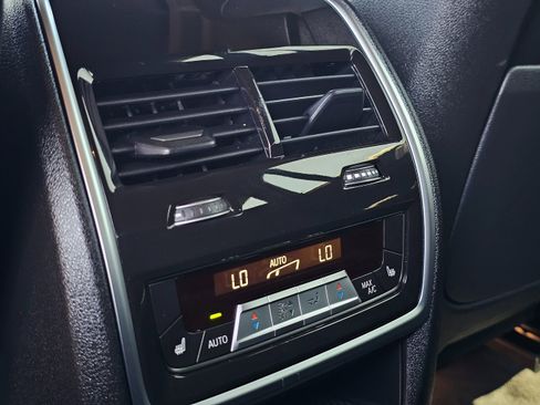 Used 2025 BMW X6 xDrive40i image 25