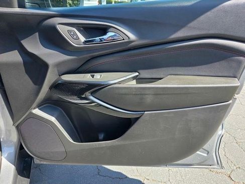 Certified 2025 Chevrolet Trax RS FWD image 20