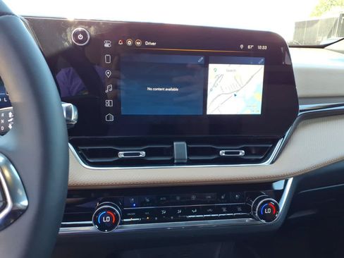 Used 2025 Chevrolet Equinox ACTIV w/ Safety and Technology Package AWD/4WD image 13