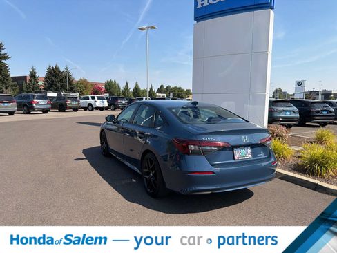 Used 2025 Honda Civic Sport image 4