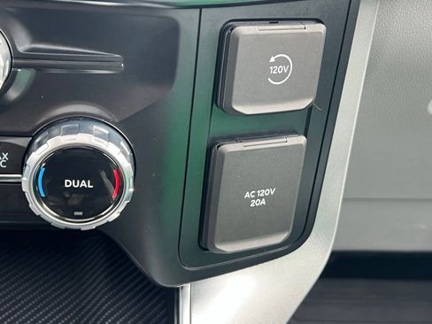 Used 2023 Ford F150 Limited image 33