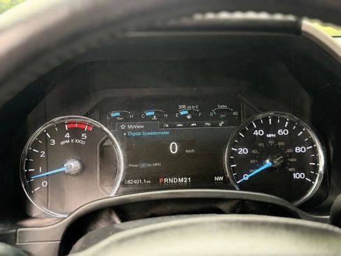 Used 2018 Ford F350 Lariat w/ Lariat Value Package AWD/4WD image 13