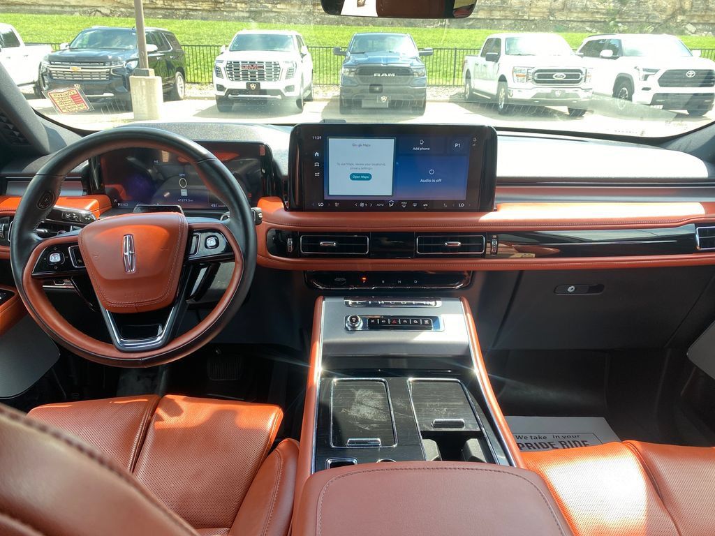Used 2025 Lincoln Aviator Reserve w/ Equipment Group 201A AWD/4WD image 19