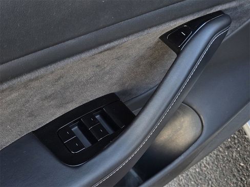 Used 2018 Tesla Model 3 Long Range image 11