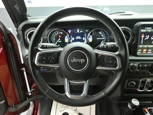 Used 2021 Jeep Wrangler Unlimited Sahara w/ Cold Weather Group AWD/4WD image 17