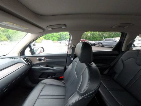 Used 2022 Kia Sorento S w/ Panoramic Sunroof Package AWD/4WD image 33