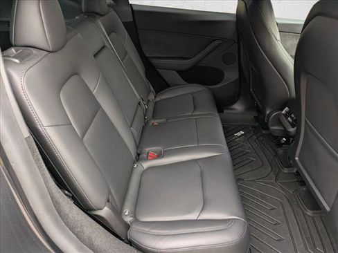 Used 2024 Tesla Model Y Long Range RWD image 22