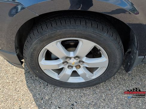 Used 2016 Chevrolet Traverse LT w/ Style and Technology Package FWD image 11