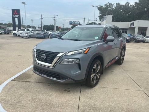 Used 2023 Nissan Rogue SL w/ SL Premium Package FWD image 3