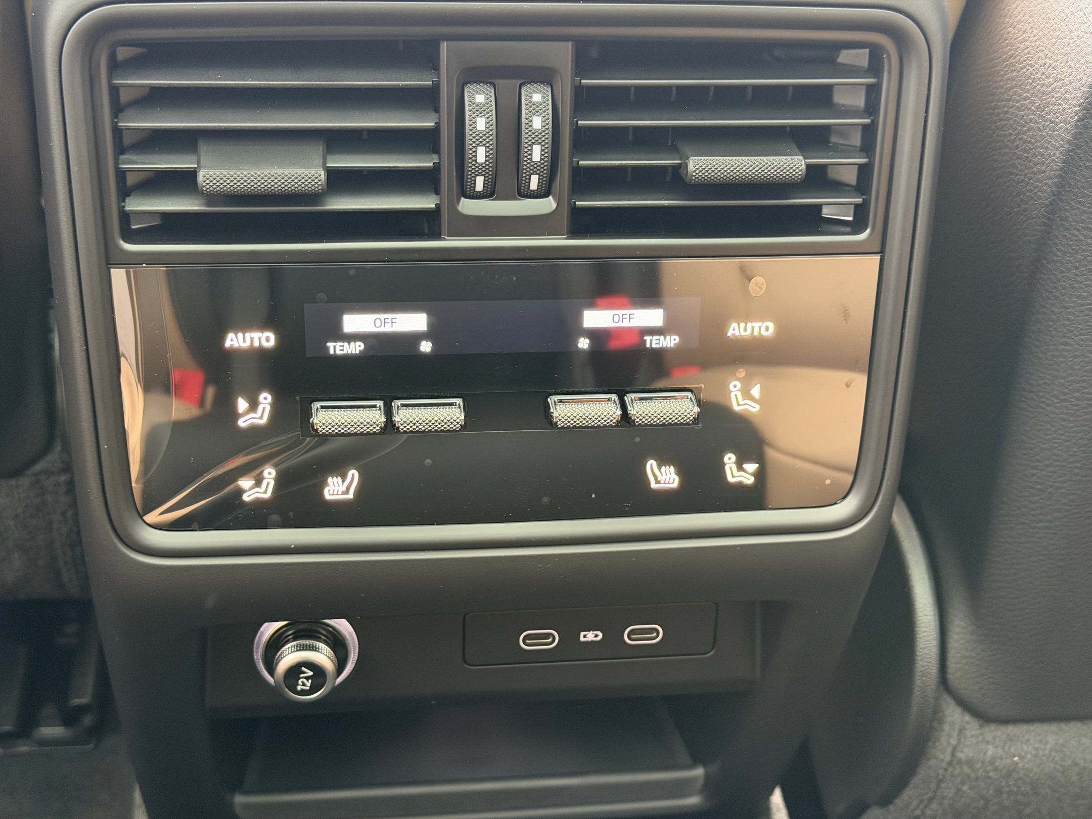 Certified 2026 Porsche Cayenne AWD/4WD image 22
