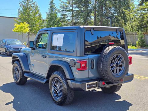 Used 2024 Jeep Wrangler Sport AWD/4WD image 5