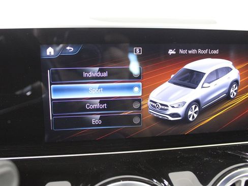 Used 2021 Mercedes-Benz GLA 250 4MATIC w/ Premium Package image 13