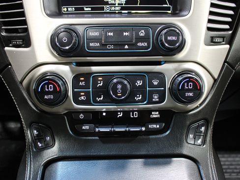Used 2018 GMC Yukon Denali w/ Open Road Package AWD/4WD image 19