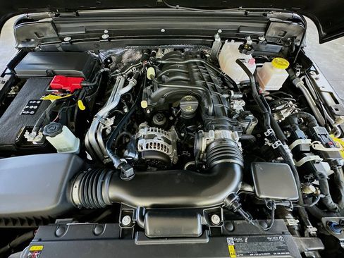 Used 2025 Jeep Gladiator Sport AWD/4WD image 31