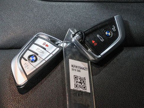 Used 2019 BMW 330i Sedan w/ Convenience Package RWD image 30