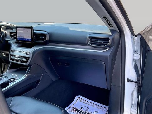 Certified 2023 Ford Explorer XLT w/ Equipment Group 202A RWD image 17