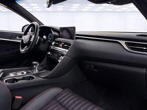 Used 2025 Genesis G70 2.5T w/ Sport Prestige Package image 15