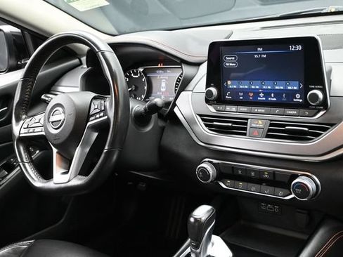 Used 2024 Nissan Altima 2.5 SR FWD image 14