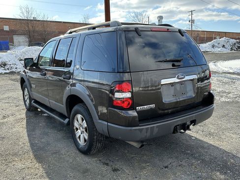 Used 2006 Ford Explorer XLT image 6