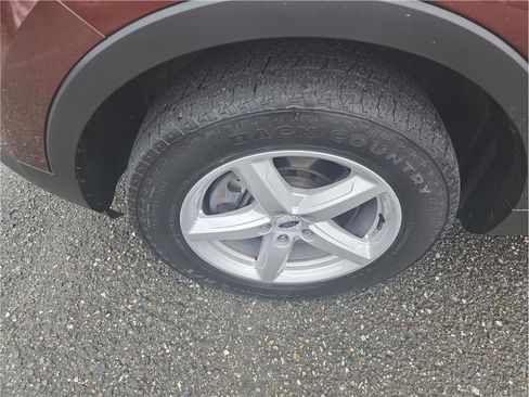 Used 2016 Ford Explorer XLT w/ Equipment Group 202A image 11