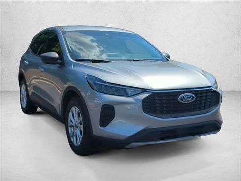 Used 2024 Ford Escape Active w/ Cold Weather Package FWD image 3