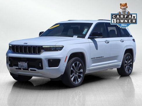 Used 2022 Jeep Grand Cherokee Overland w/ Luxury Tech Group IV AWD/4WD image 8