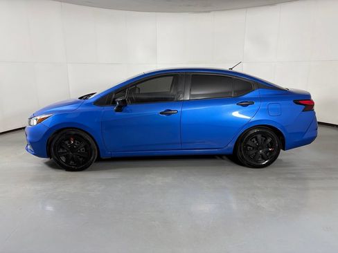 Used 2022 Nissan Versa S FWD image 5