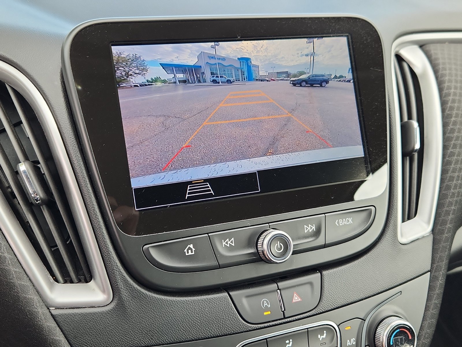 Used 2025 Chevrolet Malibu LT FWD image 23