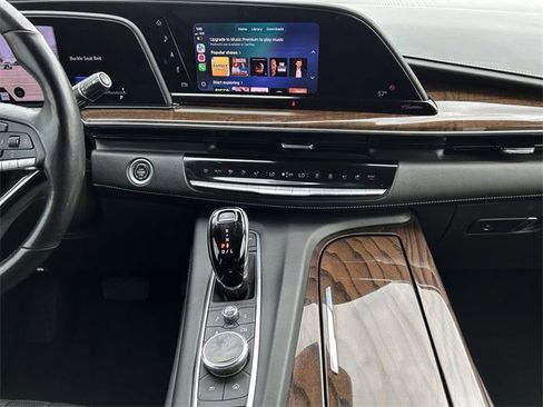 Used 2021 Cadillac Escalade Sport Platinum w/ LPO, ONYX Package image 18