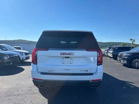 Used 2025 GMC Yukon AT4 w/ AT4 Premium Package AWD/4WD image 4