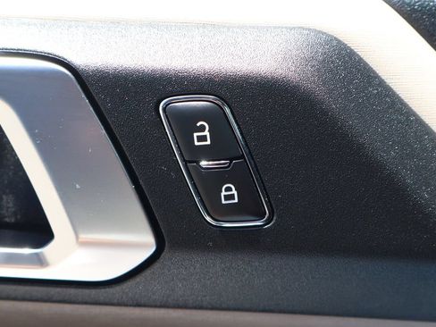 Used 2024 Ford Bronco Wildtrak AWD/4WD image 18