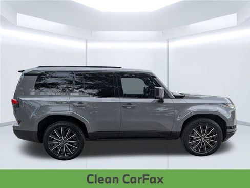 Used 2024 Lexus GX 550 w/ Accessory Package (2T) AWD/4WD image 8