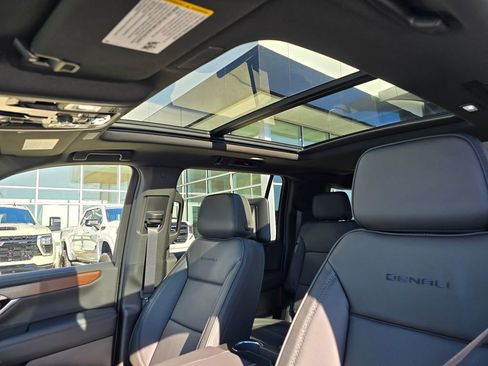 New 2026 GMC Yukon XL Denali w/ Denali Reserve Package image 23