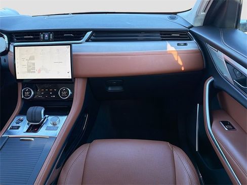 Used 2023 Jaguar F-PACE R-Dynamic S image 18