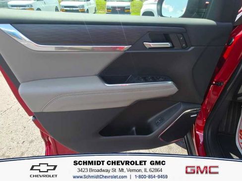 New 2026 GMC Acadia Elevation w/ Elevation Premium Package AWD/4WD image 13