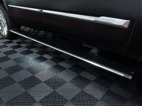 Used 2016 Cadillac Escalade ESV Platinum image 19