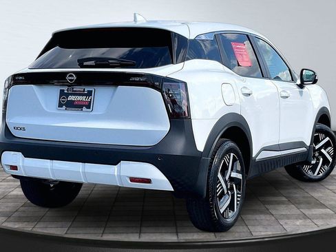 Certified 2025 Nissan Kicks SV FWD image 15