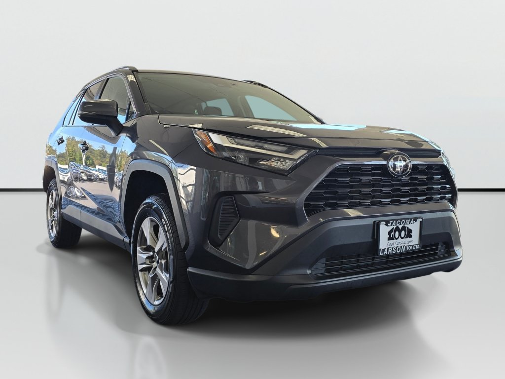 Used 2025 Toyota RAV4 XLE AWD/4WD image 7