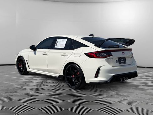 Used 2023 Honda Civic Type R image 3