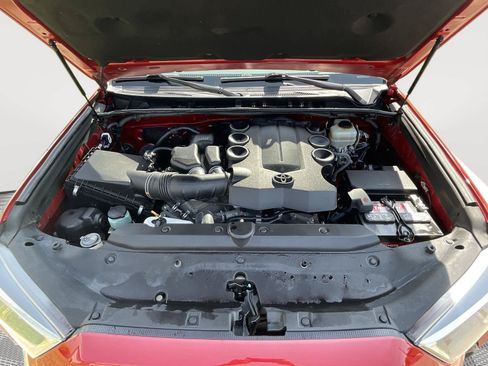 Used 2016 Toyota 4Runner SR5 Premium AWD/4WD image 9