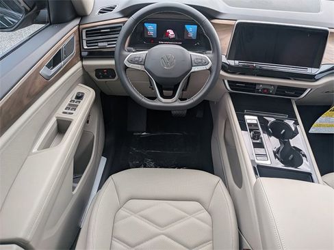 New 2026 Volkswagen Atlas SE image 18
