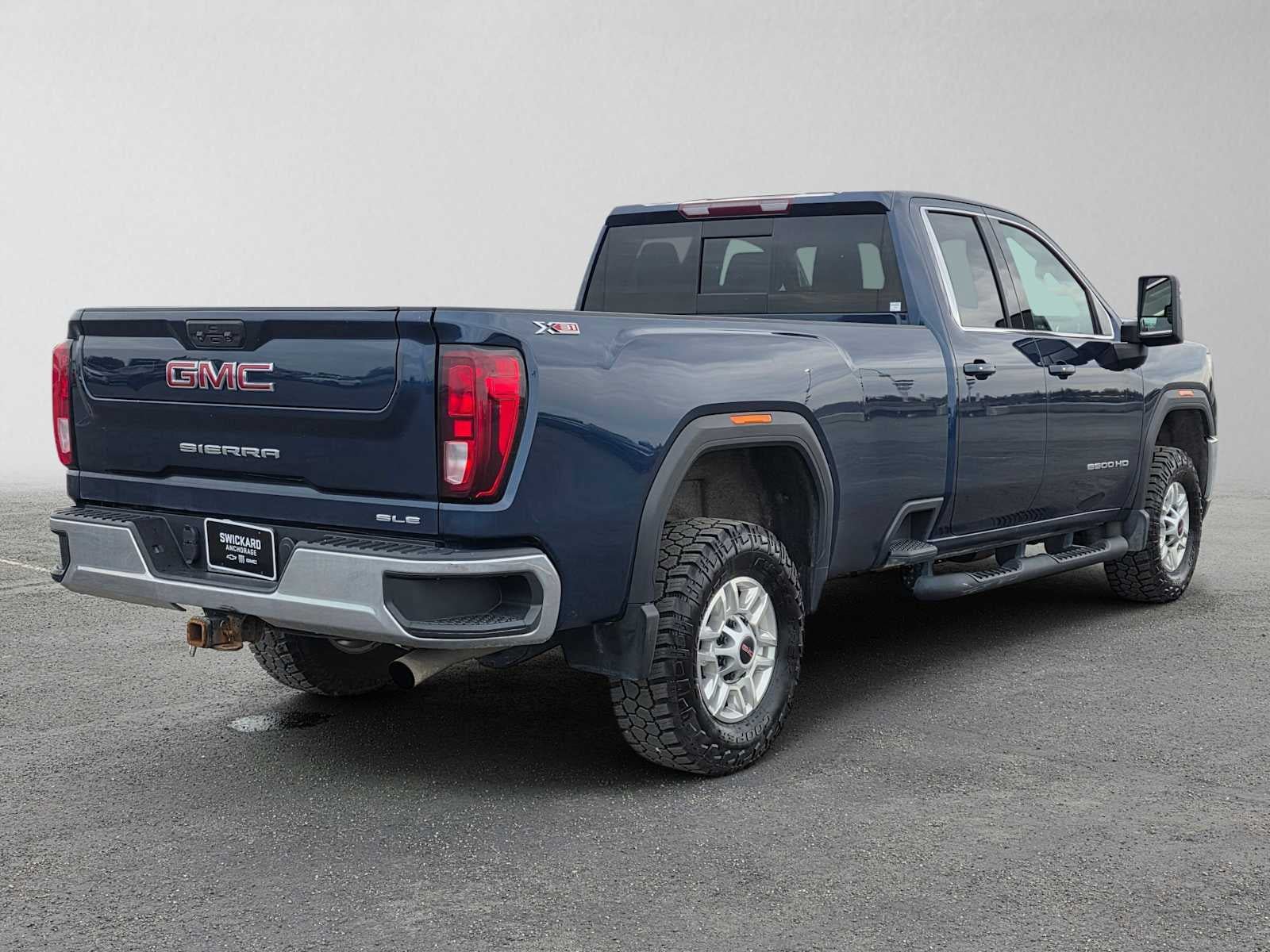 Used 2022 GMC Sierra 2500 SLE w/ SLE Convenience Package AWD/4WD image 3