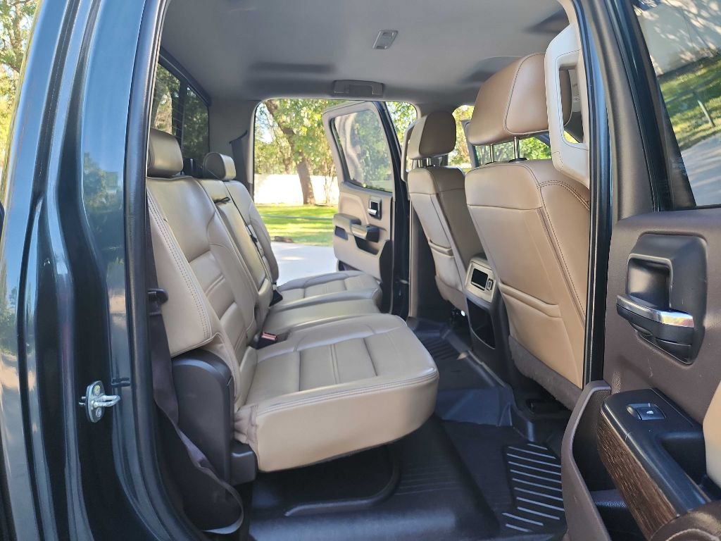 Used 2017 GMC Sierra 2500 Denali w/ Duramax Plus Package AWD/4WD image 37
