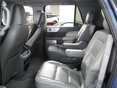 Used 2019 Lincoln Navigator L Reserve w/ Cargo Package AWD/4WD image 12