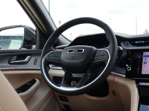 New 2026 Jeep Grand Cherokee L Limited w/ Luxury Tech Group II AWD/4WD image 50